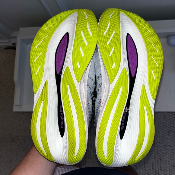 New Balance Fuel Cell Super Comp Trainer V2 - Picture 8 of 9